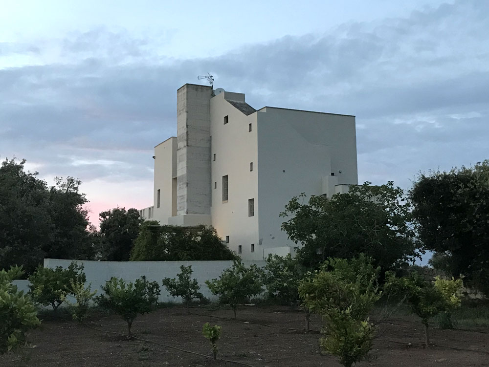 The Masseria and the apartments: from the restoration of Umberto Riva to the tourist accommodation