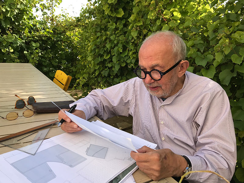 L'architetto Umberto Riva a La Lazzara
